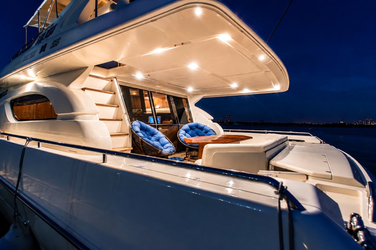 Ferretti 72 3