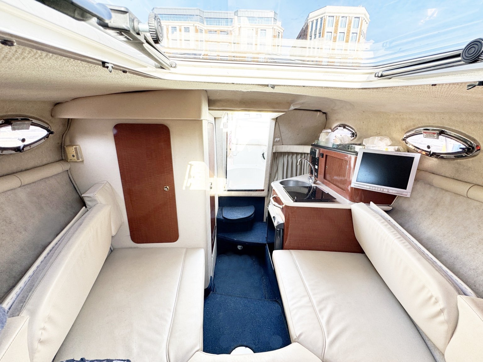 SEARAY SUNDANCER «Svetlana» 6